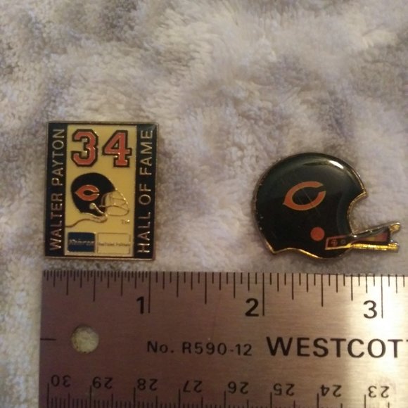 Walter Payton Hall of Fame Cards & Pins & Chicago Bears Helmet Pin - Picture 4 of 6